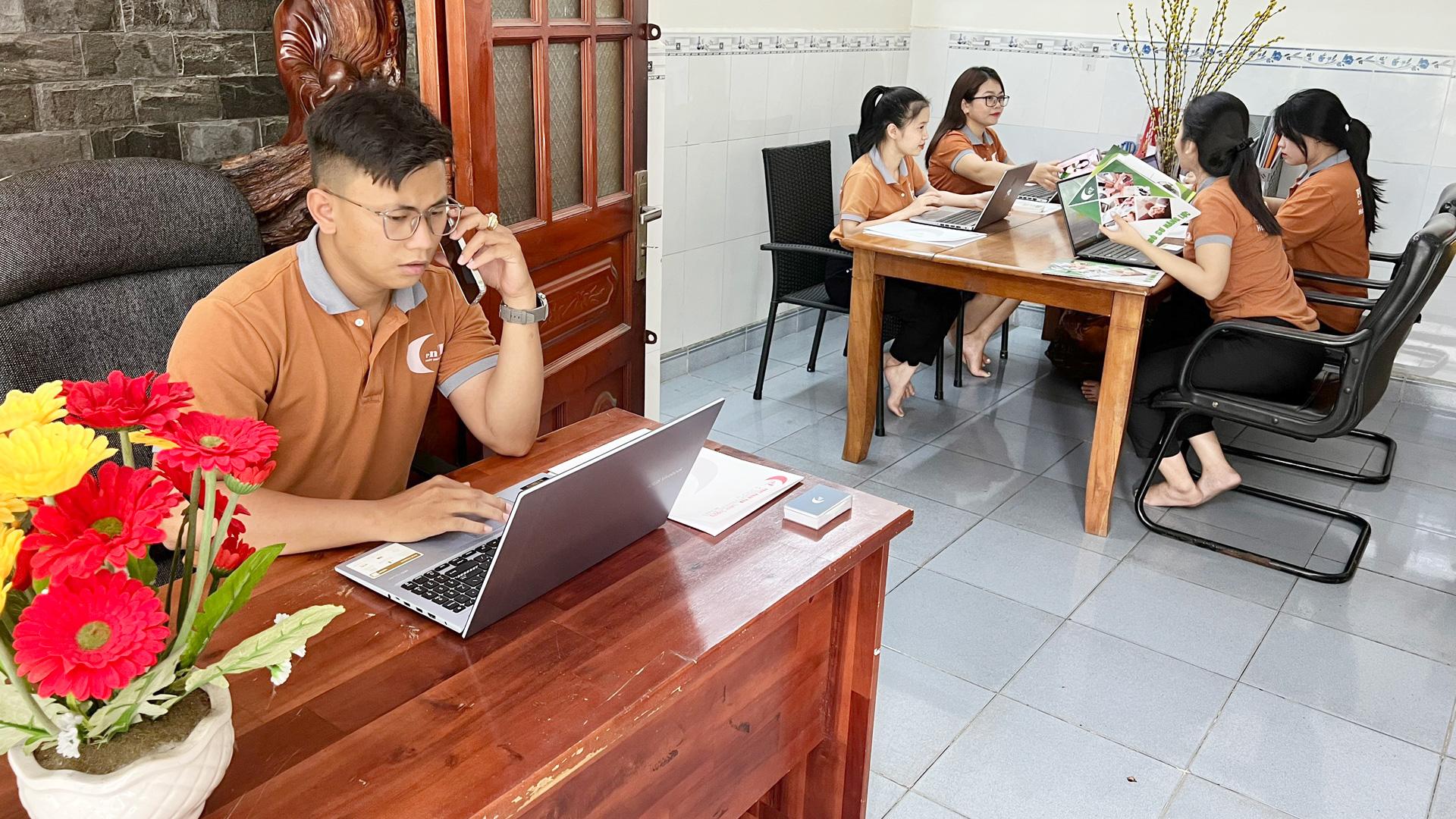 LIÊN HỆ PHÁT NHÂN TÂM